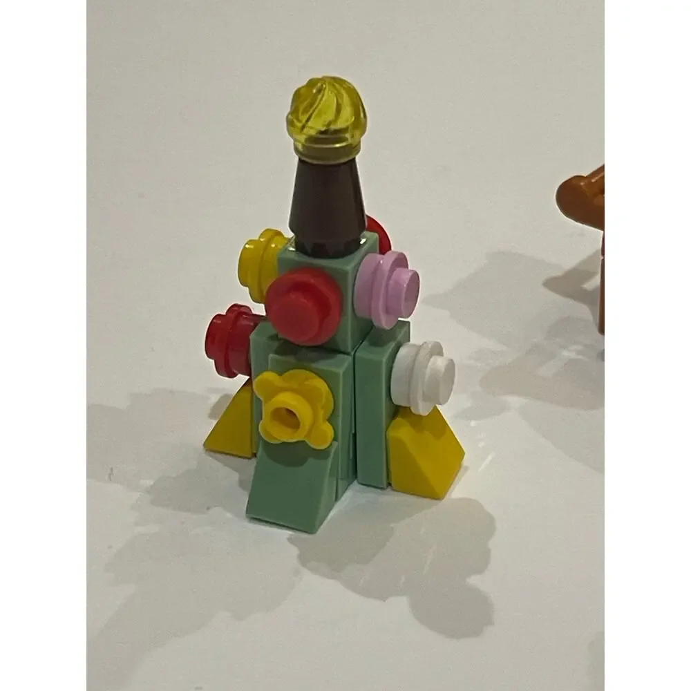 Lego set of 2 pieces reindeer and Christmas tree